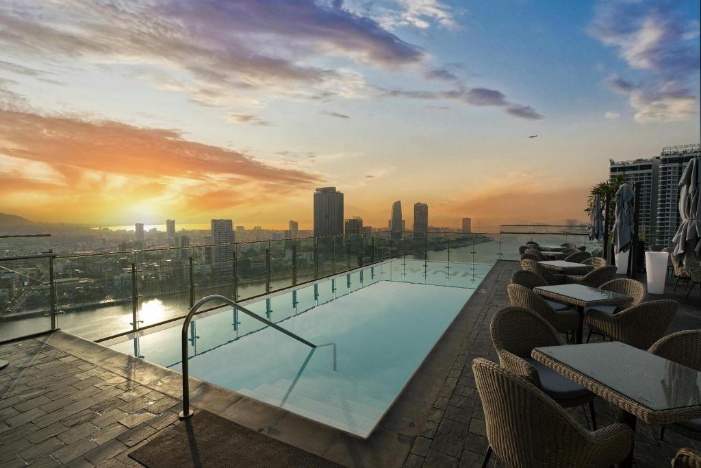 Review Wink Hotel Danang Centre: Affordable Luxury, 24hrs Stay và lưu trú trung tâm Đà Nẵng