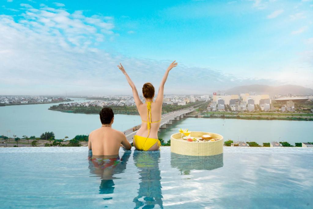 RHM Luxury Hotel And Suite: Review khách sạn gần biển với không gian sang trọng tại Đà Nẵng